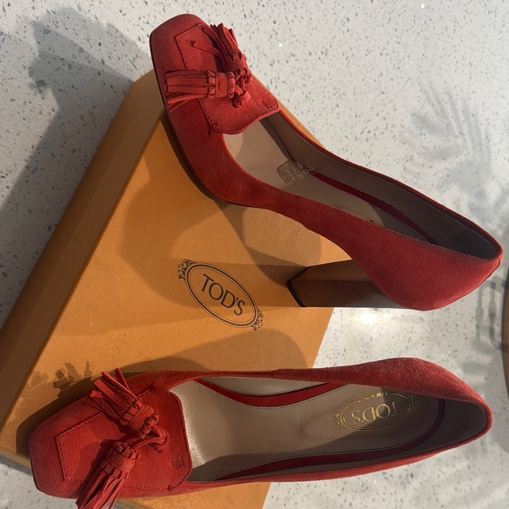TOD'S Women's CORAL Suede Loafers